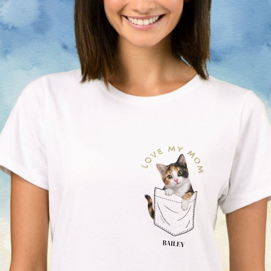 ポケットの中の愛らしい三毛猫 名前入り Tシャツ