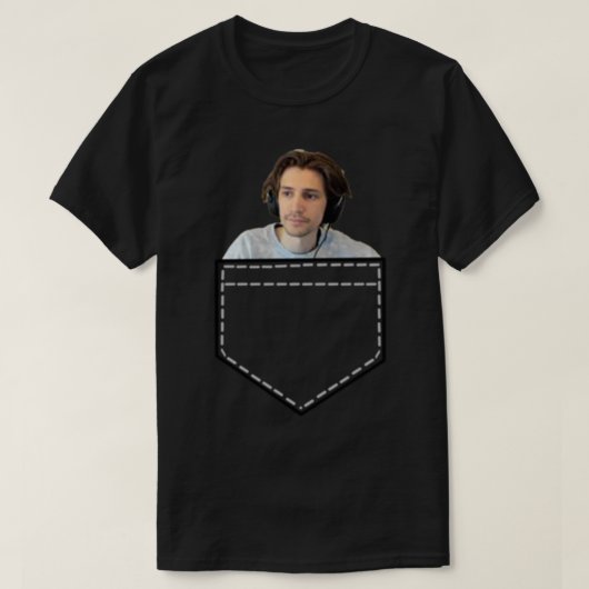 ポケットのxQc Tシャツ (デザイン正面)