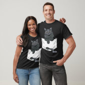 ポケットサイズのかわいいシャム猫の子猫 ネコ Tシャツ (ユニセックス)