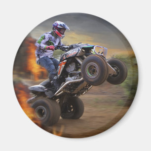 ポスタークワッドバイクでポートホールにジャンプ マグネット