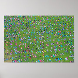 ポスター – ヨガをする人々の大グループ