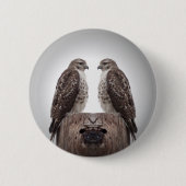 ポストのタカ 缶バッジ (正面)