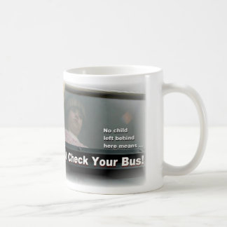 ポストの点検のスクールバスのマグ コーヒーマグカップ