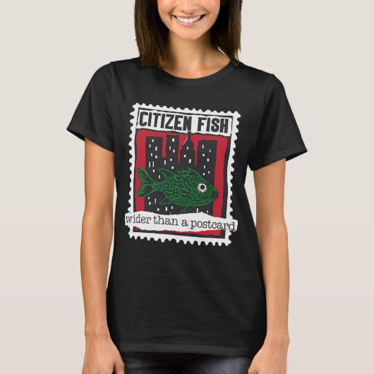 ポストカードより広いシチズン フィッシュ Tシャツ (正面)
