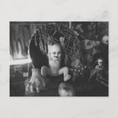 ポストクロッシング – 黒と白の不気味なハロウィーンの人形 ポストカード (正面)