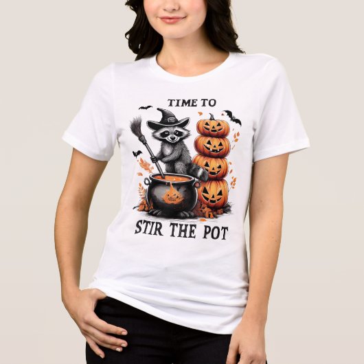 ポットをかき混ぜる時間 – Raccoon Halloween Tシャツ (正面)