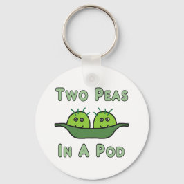 ポッドに入った二つのエンドウ キーホルダー