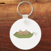 ポッドに入った二つのエンドウ キーホルダー (正面)