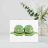 ポッドに入った二つの豆 ポストカード (スタンド正面)