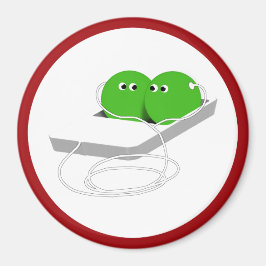 ポッドに入った二つの豆 マグネット