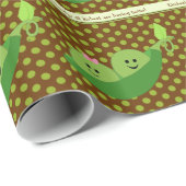 ポッドのパーソナライズな対の男の子および女の子のエンドウ豆 ラッピングペーパー (ロールコーナー)