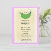 ポッドのベビーシャワーの招待の対の女の子のエンドウ豆 招待状 (スタンド正面)