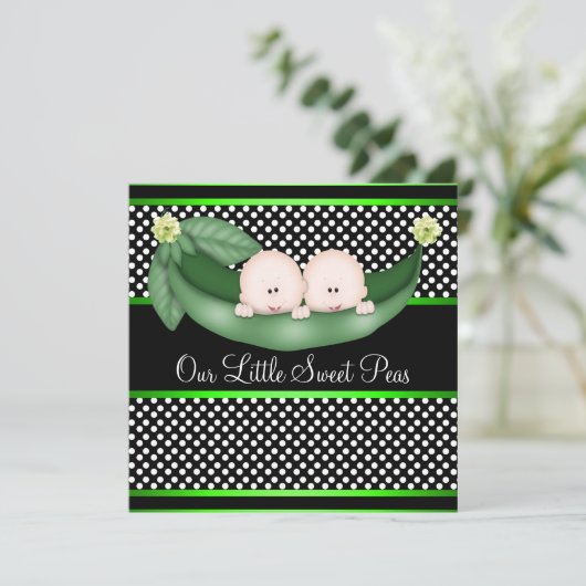 ポッドの双子の男の子の赤ちゃんシャワーの可愛い緑のエンドウ 招待状 (スタンド正面)