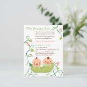 ポッドの双生児のベビーシャワー招待状の2個のエンドウ豆 招待状 (スタンド正面)