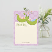 ポッドの双生児の男の子の女の子のベビーシャワーのエンドウ豆は感謝していしています サンキューカード (スタンド正面)