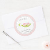 ポッドの赤ちゃんシャワーステッカー双子の女の子の豆 ラウンドシール (封筒)