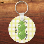 ポッドの2つのエンドウ豆 – エンドウ キーホルダー (正面)