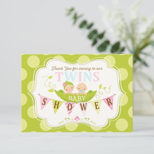 ポッドの2個のエンドウ豆は女の子が感謝していしている男の子を結び付けます サンキューカード (スタンド正面)