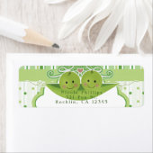 ポッドツインズベビーシャワー招待状の2つのエンドウ ラベル (インサイチュ)