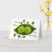 ポッド内の可愛い2つのエンドウのパーソナライズ可能 カード (黄色い花)