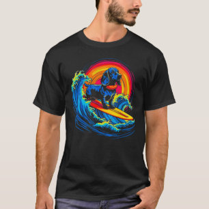 ポップアーティストダックスフンド犬サーフィン Tシャツ