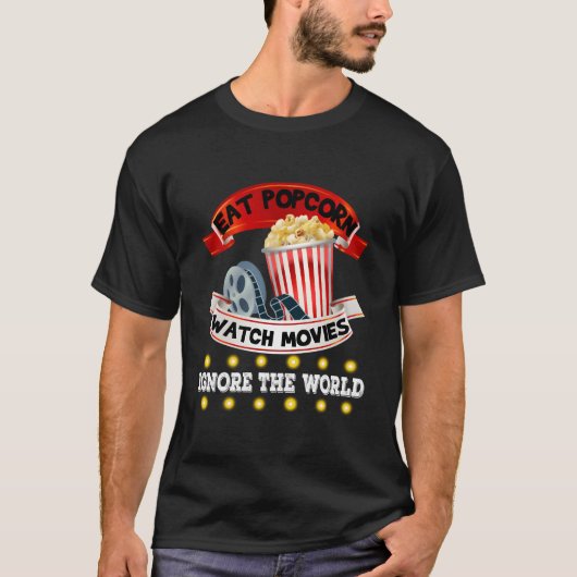 ポップコーンを食べながら映画鑑賞 世界を忘れて Tシャツ (正面)