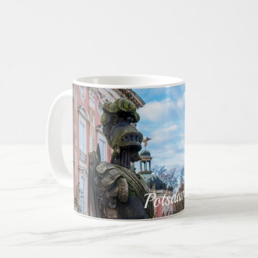 ポツダムの宮殿の近くの石の騎士像 コーヒーマグカップ (正面左)