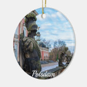 ポツダムの宮殿の近くの石の騎士像 セラミックオーナメント (左)