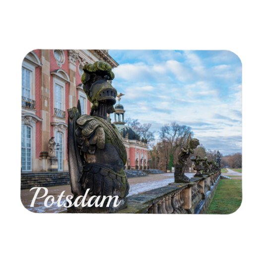 ポツダムの宮殿の近くの石の騎士像 マグネット (横)