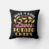 ポテトチップスが大好きな女の子 クッション (裏面)