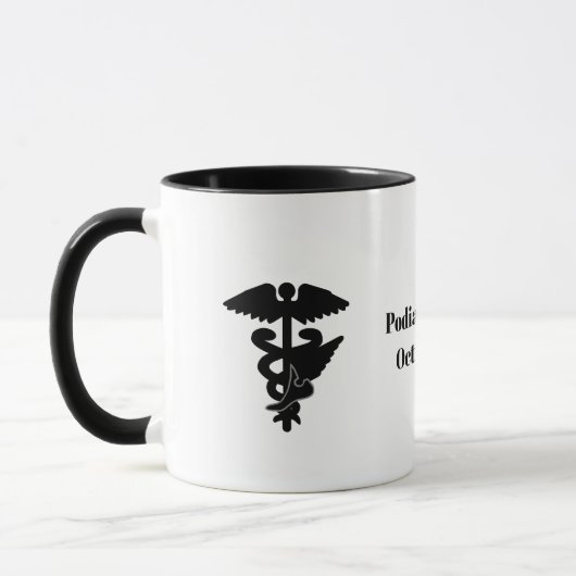 ポディタリー医療シンボル付きポディタリーデイマグカップ マグカップ (左)