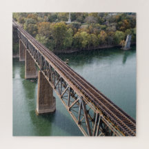 ポトマック川の空中写真鉄道線路