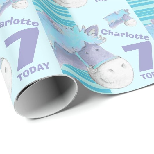 ポニーの馬の子ども7歳の誕生日の青いラストライプップ ラッピングペーパー (ロールコーナー)