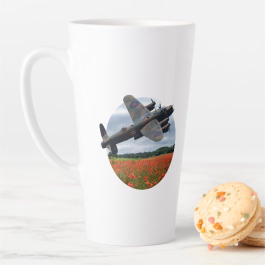 ポピー畑の上のランカスター爆撃機 カフェラテマグ (インサイチュ)