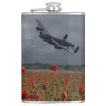 ポピー畑の上のランカスター爆撃機