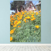 ポピー畑の夢コテージ キャンバスプリント (インサイチュ (ウッドフロア))