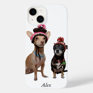 ポムポンポンで冬の帽子を持つチワワ犬 Case-Mate iPhone 14ケース