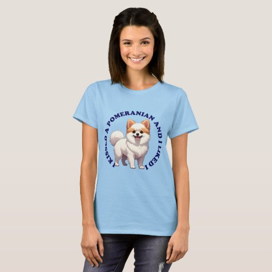 ポメラニアンの子犬にキス Tシャツ (正面フル)