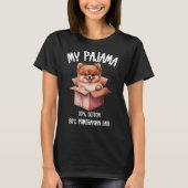 ポメラニア犬おもしろいパジャマデザイン Tシャツ (正面)