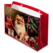 ポメラニア犬の木に座って ラージペーパーバッグ (裏面アングル)