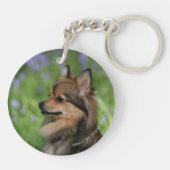 ポメラニア犬のHeadshotのモデル キーホルダー (裏面)