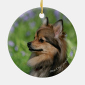 ポメラニア犬のHeadshotのモデル セラミックオーナメント (裏面)