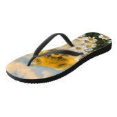 ポメラニア犬インデイジーズ-絵画オリジナルドッグアート ビーチサンダル (アングル)