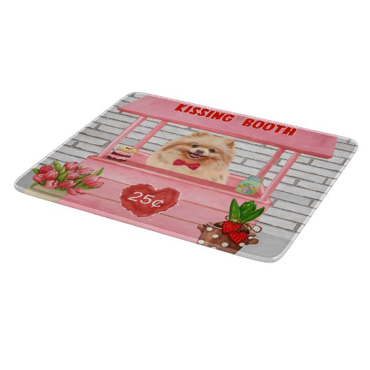 ポメラニア犬ドッグバレンタインデーキスをするス カッティングボード (角)