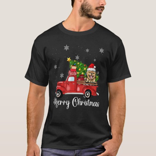 ポメラニア犬ドッグレッドトラッククリスマスツリーXmaに乗る Tシャツ (正面)