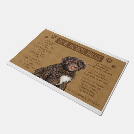 ポルトガルのウォータードッグの家の規則もしは、壊れた ドアマット (アングル)