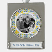 ポルトガルのタイルの写真フレーム(家族懇親会) シルバープレートバナーオーナメント (正面)