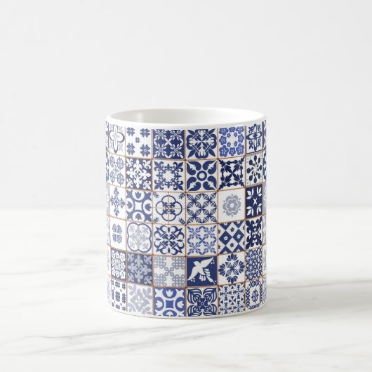 ポルトガルのタイルパターン- Azulejosが付いているマグ コーヒーマグカップ (中央)