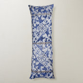 ポルトガルのタイル – Azulejo青と白のフローラ ボディピロー (裏面 (縦))