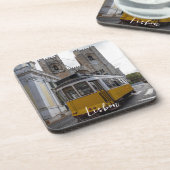 ポルトガルのリスボン大聖堂の黄色い路面電車 コースター (左側)